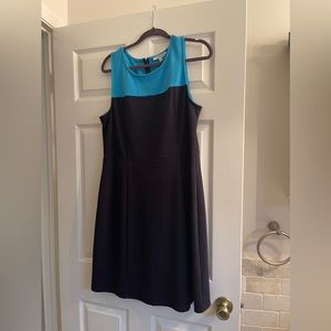 Beautiful and Comfortable Colorblock dress in Blue!